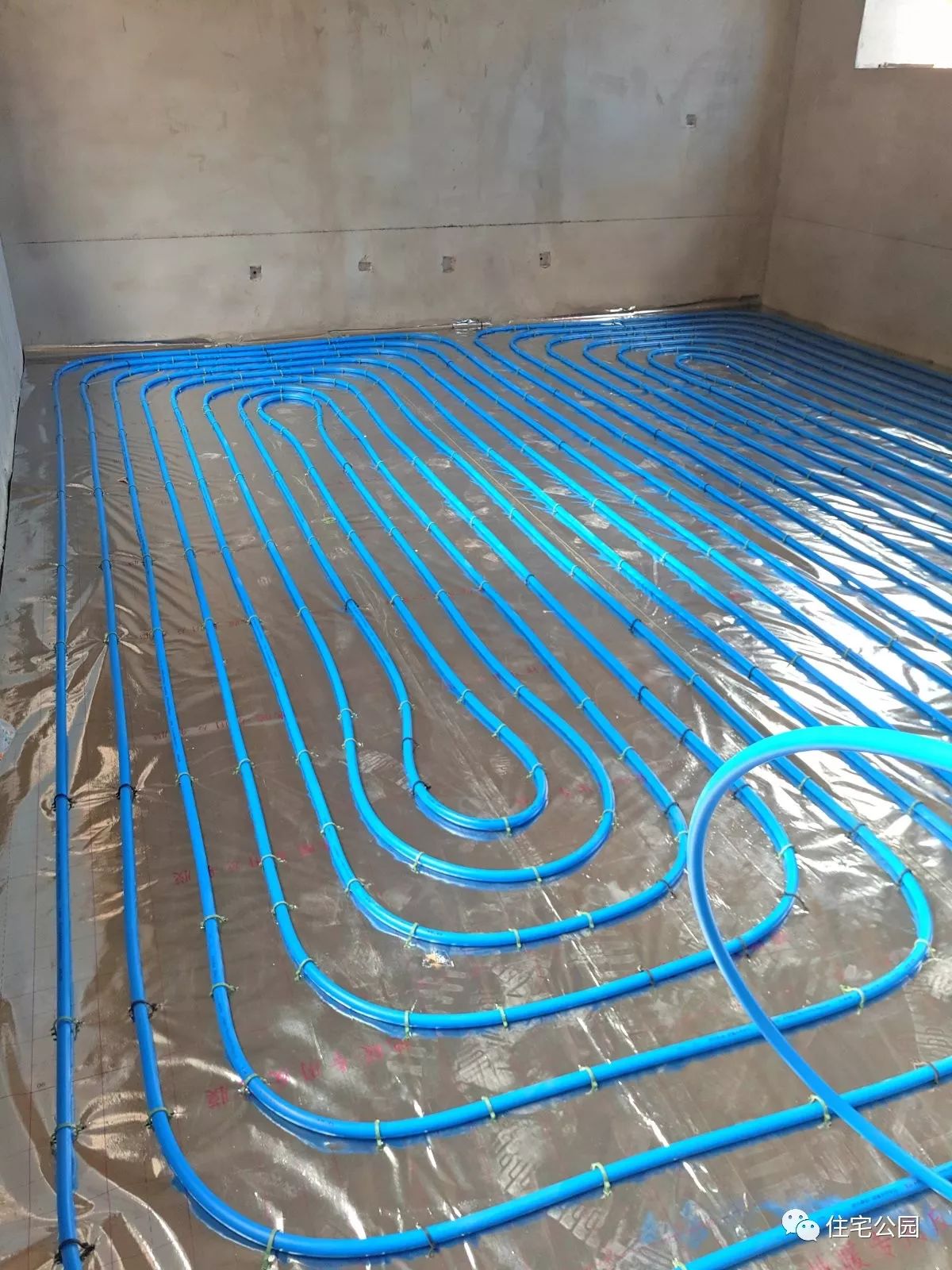 自建房用地暖还是暖气片更好,农村盖房用地暖好还是暖气片好