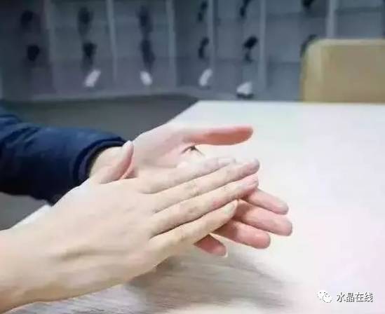 砗磲有黑色细纹,砗磲发黑怎么处理