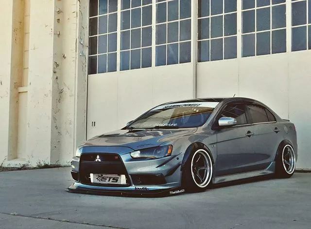 三菱evo对比翼神evo,三菱翼神改evo多少钱