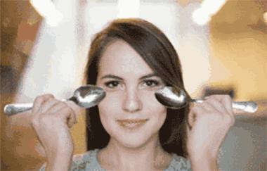 熊猫眼黑眼圈怎么护理,熊猫眼黑眼圈怎么消除改善睡眠