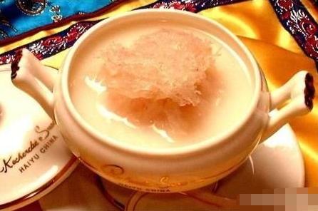 怀孕初期喝什么汤对胎儿发育最好,怀孕初期吃什么汤对胎儿发育好