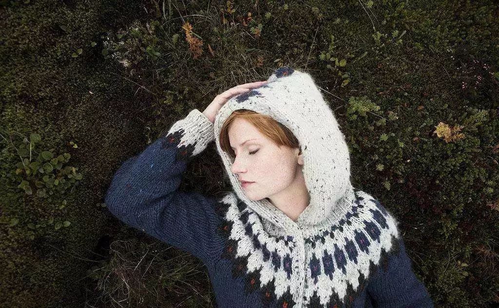 这个圣诞节，如何在合照中脱颖而出，这款减龄花纹一定适合你！