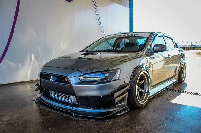 三菱evo对比翼神evo,三菱翼神改evo多少钱