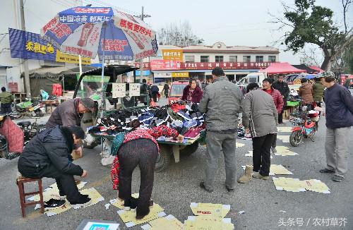 大哥卖了三十几双鞋价值两万块,大哥卖了三十几双鞋