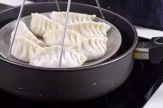 简单素萝卜馅饺子怎么做才好吃,南瓜鸡蛋馅的素饺子怎么调馅好吃