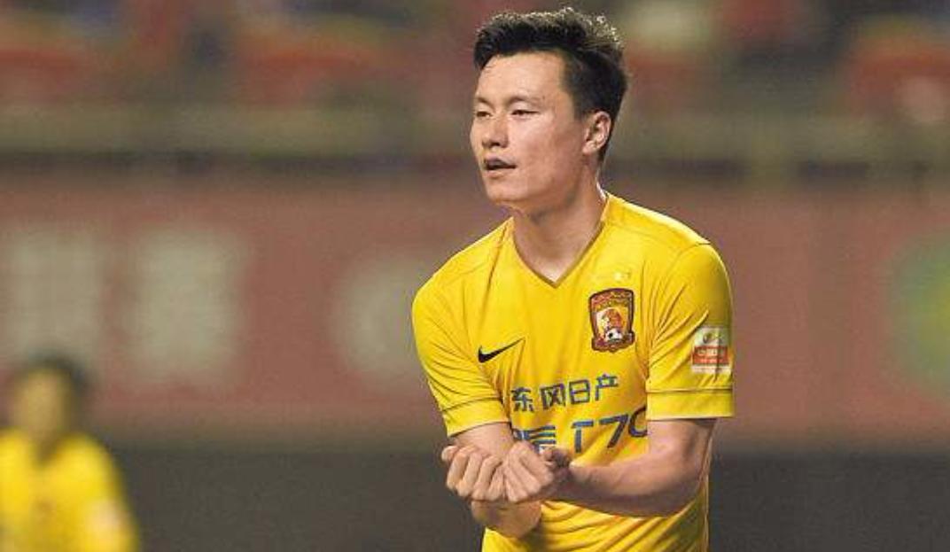 谁是国内老大哥呢？中超说第二，没人敢说第二，其它都是*弟弟小**