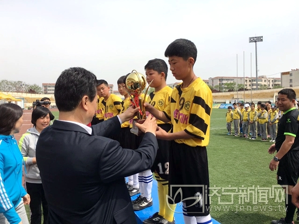 济宁市任城区区长杯足球赛小学组,济宁市长杯2019足球赛