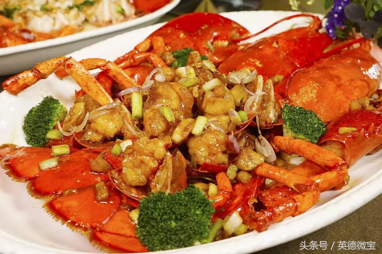 椰林6号海鲜码头，卖龙虾，这个价格很新鲜！