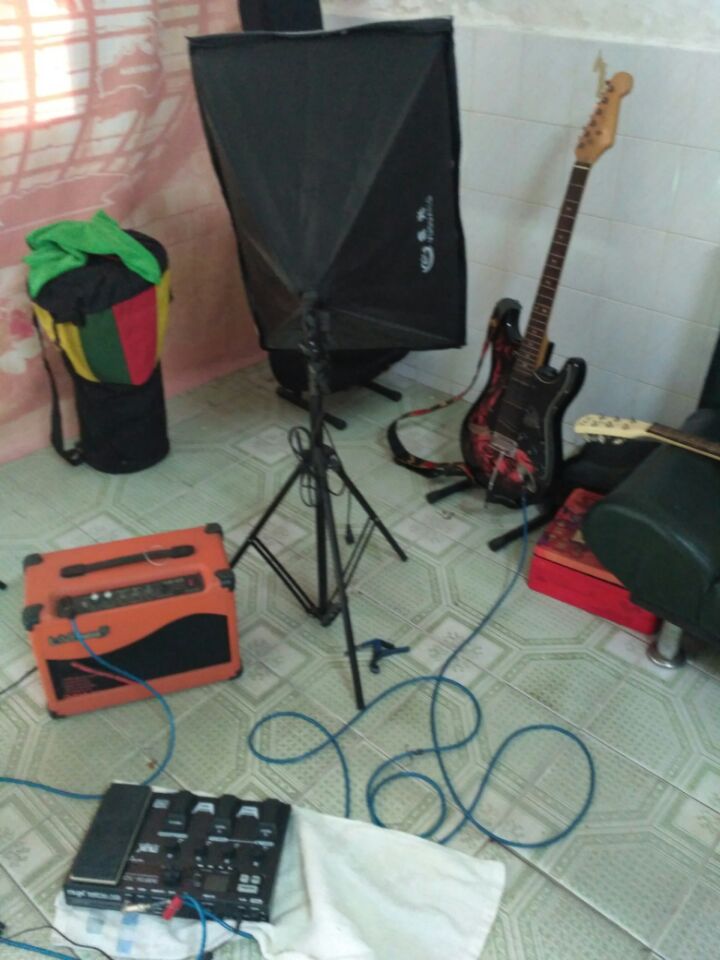 新手入门电吉他怎么学,电吉他推荐新手入门