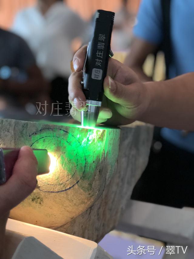 缅甸翡翠现在的走势 (2017年缅甸翡翠公盘价格表)