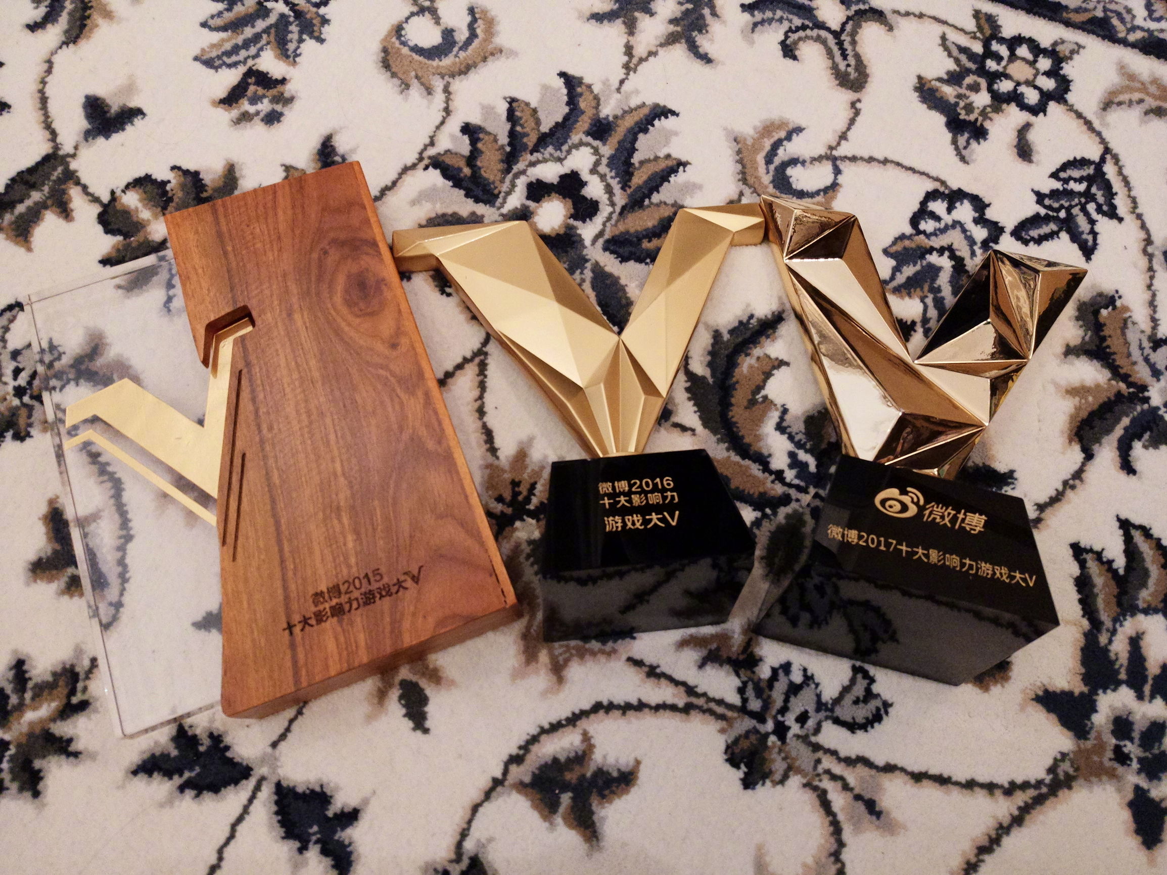 长发短发大美妞“陈一发”你爱哪个？买萌，唱歌，老司机发麻麻！