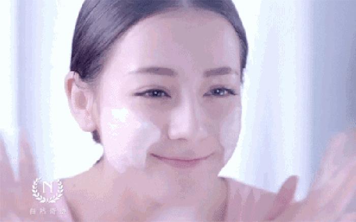 冬天皮肤起皮干燥有碎屑怎么保湿,秋冬干燥起皮补水保湿就选它