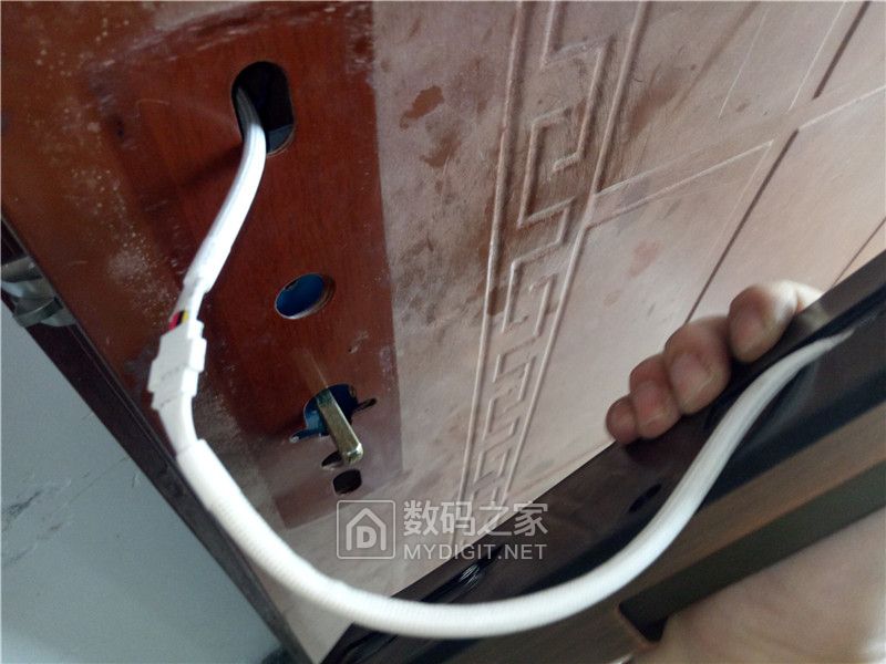 智能门锁容易被小偷无痕打开吗,智能门锁拆解图解