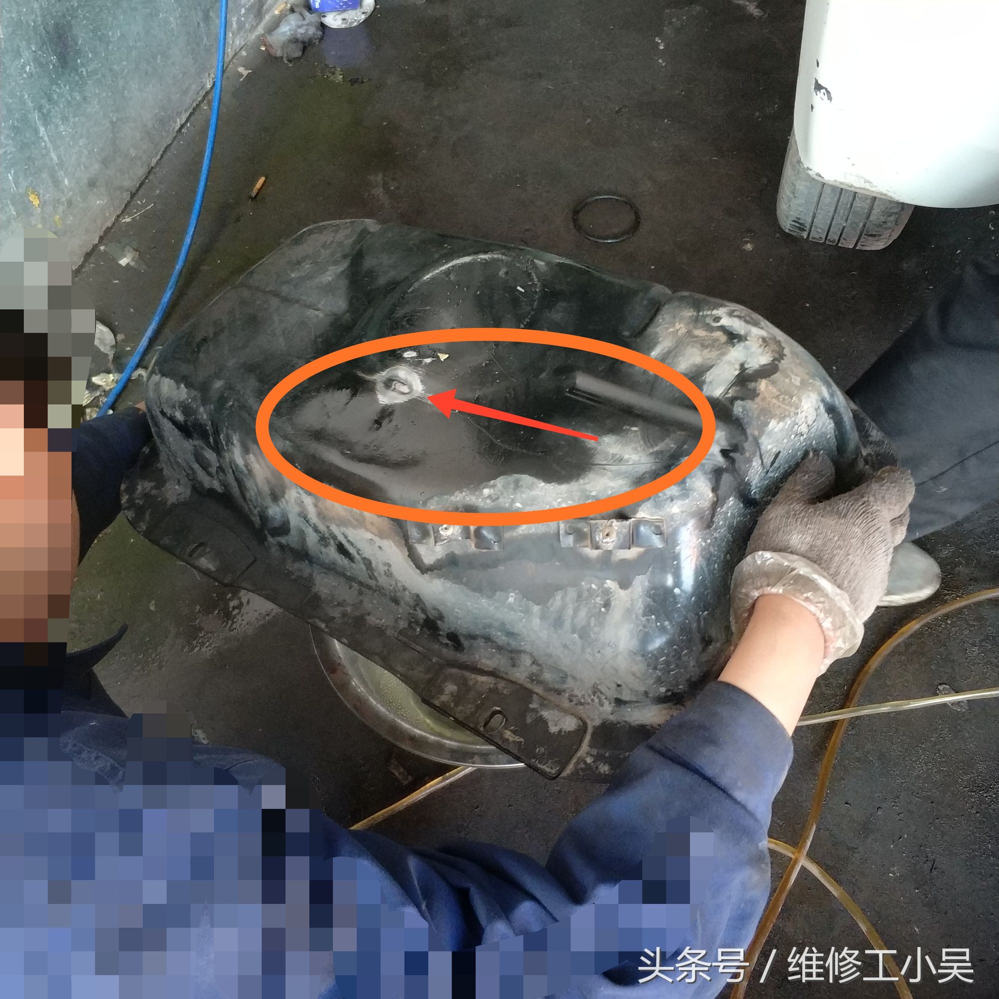 比亚迪轿车有汽油味道怎么解决,比亚迪新车车里有一股烧焦味道