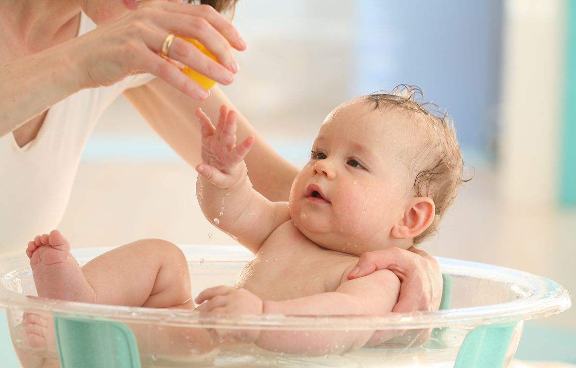 冬天新生儿如何保暖防寒,新生儿注意保暖的地方