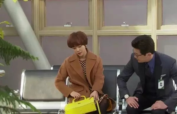 这个包包有什么魅力？一夜之间收了中韩两国明星的心