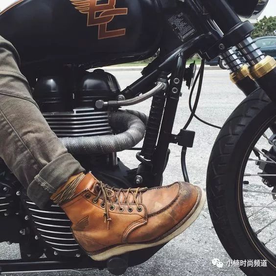 型男穿搭马丁靴,秋冬爆款型男必备百搭潮靴