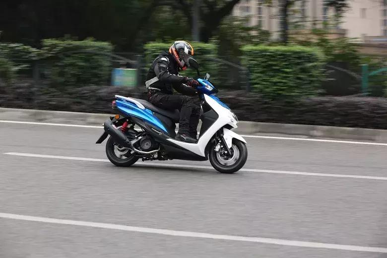 牛摩评测新感觉250双缸街车,牛摩测评赛科龙