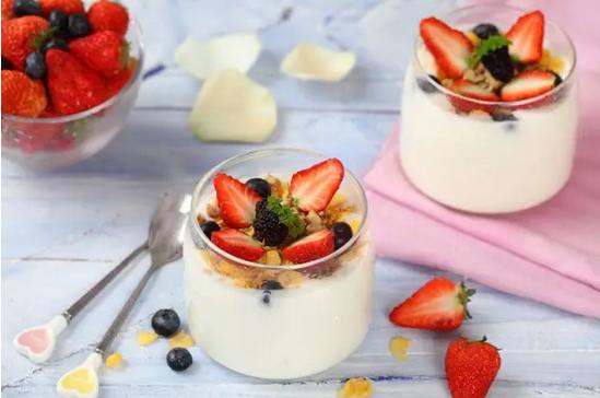 常喝酸奶有哪些保健作用,长期喝酸奶能预防肠癌吗