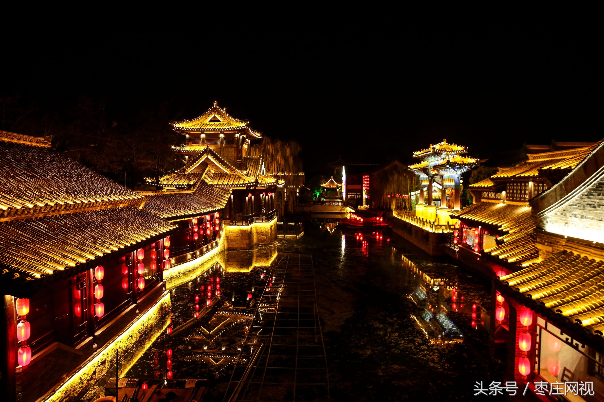 台儿庄花灯节表演,夜游台儿庄古城看灯会