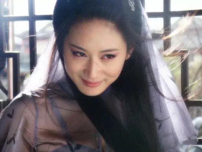 陷“三级片”风波、当过雅妓的“横店女王”为何不火？