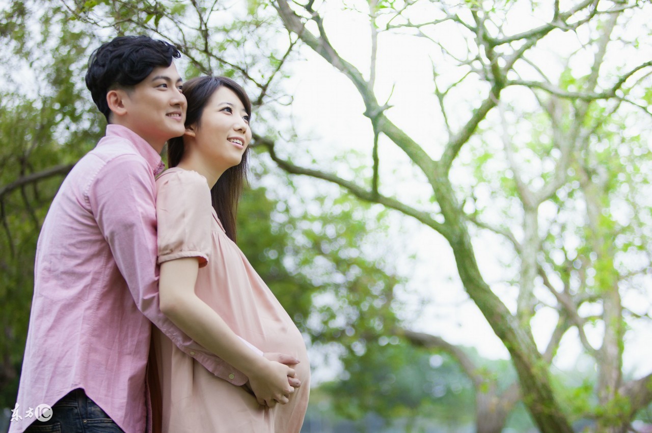 女人产后掉头发怎么回事,孕妇产后都会掉头发吗