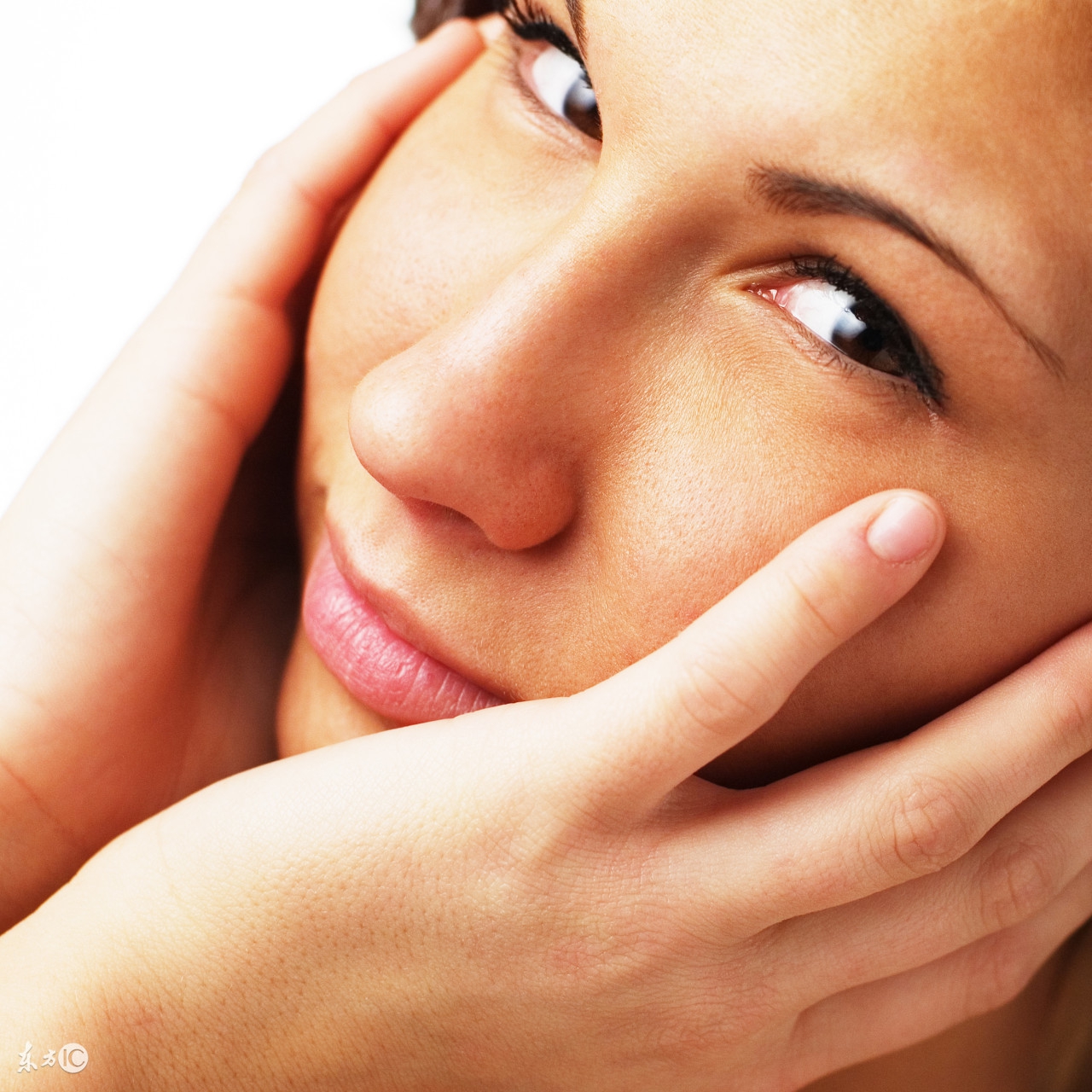 HLH课堂｜为了美！你应该知道的毛孔粗大的原因和对应的解决办法