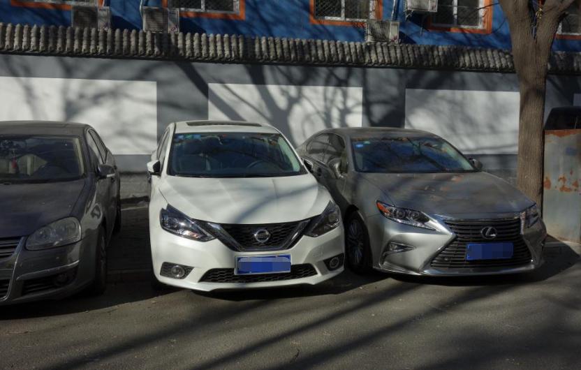 圣诞节热恋生活日记,开着轩逸陪女朋友搜集北京的圣诞树