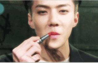 口红最初是给男性设计的吗,口红最开始选什么颜色好点