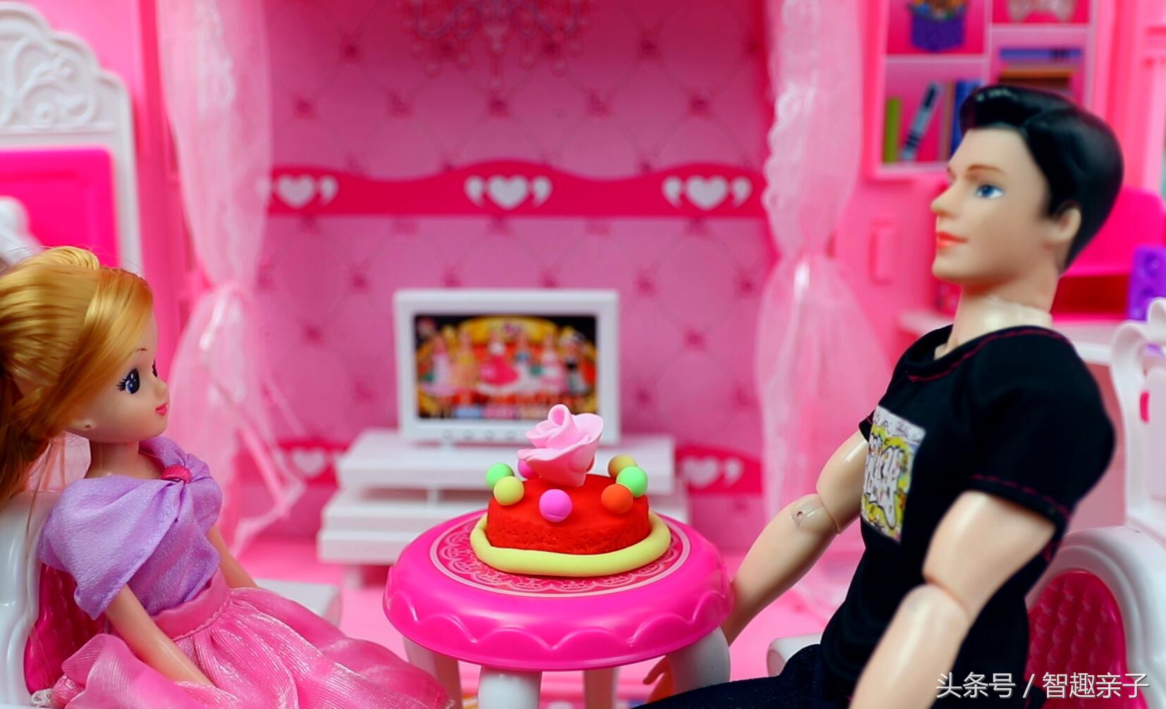 芭比娃娃过家家故事,芭比娃娃过圣诞节玩具故事