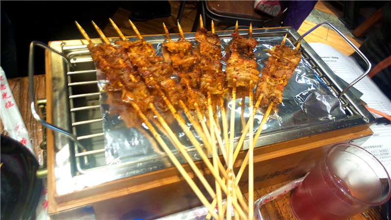 大口喝酒大口吃肉——冰城串吧