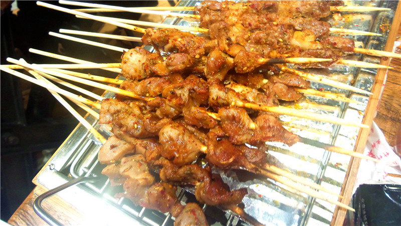 大口喝酒大口吃肉——冰城串吧