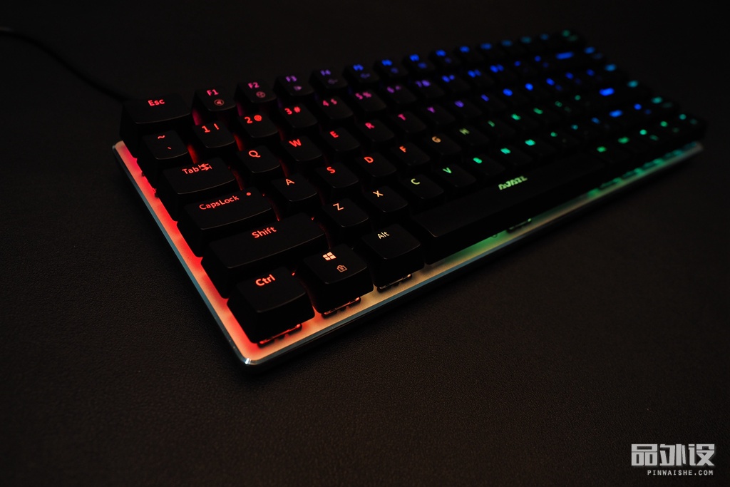 黑爵极客ak33怎么连接电脑,极氪黑爵背光键盘ak33怎么开灯