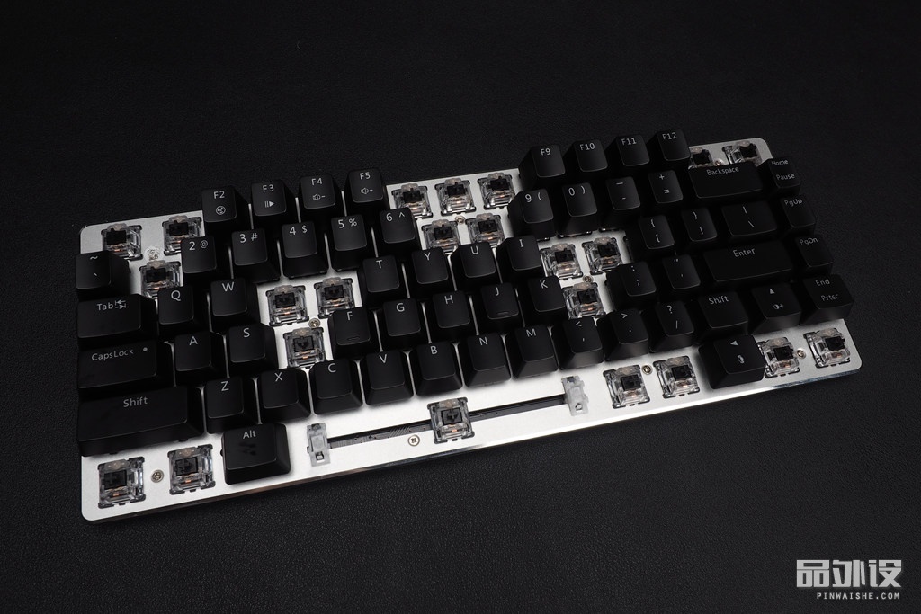 黑爵极客ak33怎么连接电脑,极氪黑爵背光键盘ak33怎么开灯