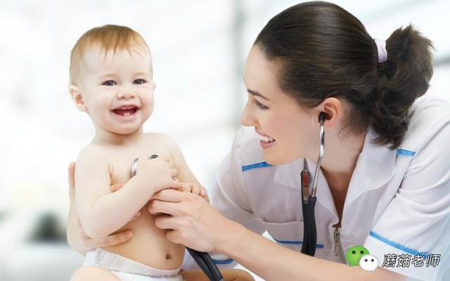 婴儿吐奶引起的湿疹怎么办,宝宝为啥吐奶