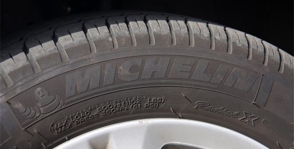 轮胎的胎压标识的含义是什么,轮胎上标示速度45l是多少