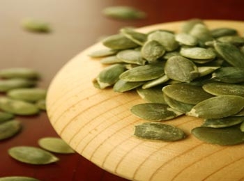 吃南瓜子对前列腺增生有什么好处,治前列腺吃生南瓜子还是熟南瓜子