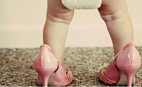 劣质衣物对儿童的危害,这些危险的衣服千万别给孩子