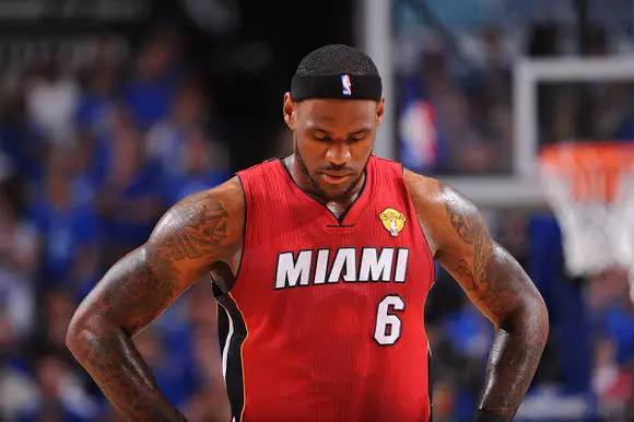 勒布朗詹姆斯成名前的故事 (勒布朗詹姆斯感人故事)