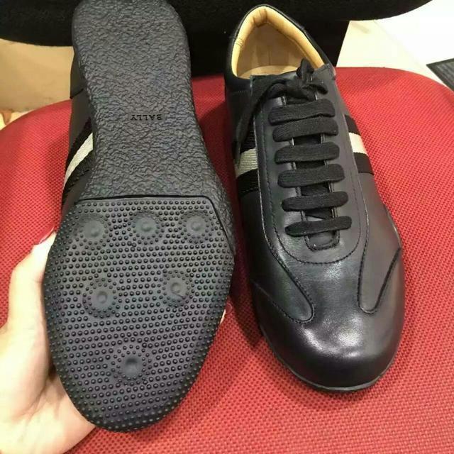 普拉达和迪奥谁好,普拉达与普瑞达一样吗