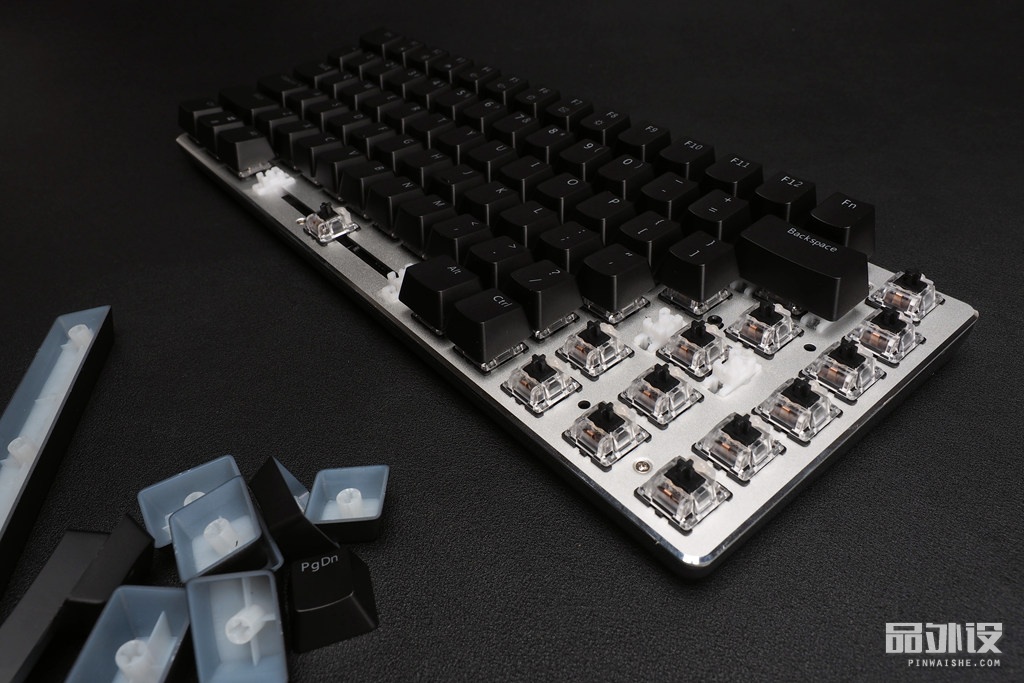 黑爵极客ak33怎么连接电脑,极氪黑爵背光键盘ak33怎么开灯