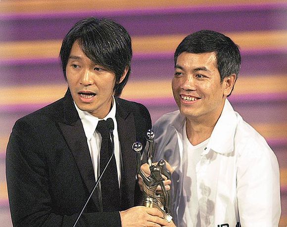 他龙套出道，失意时曾想自杀，直到遇见周星驰，现成星爷最佳搭档