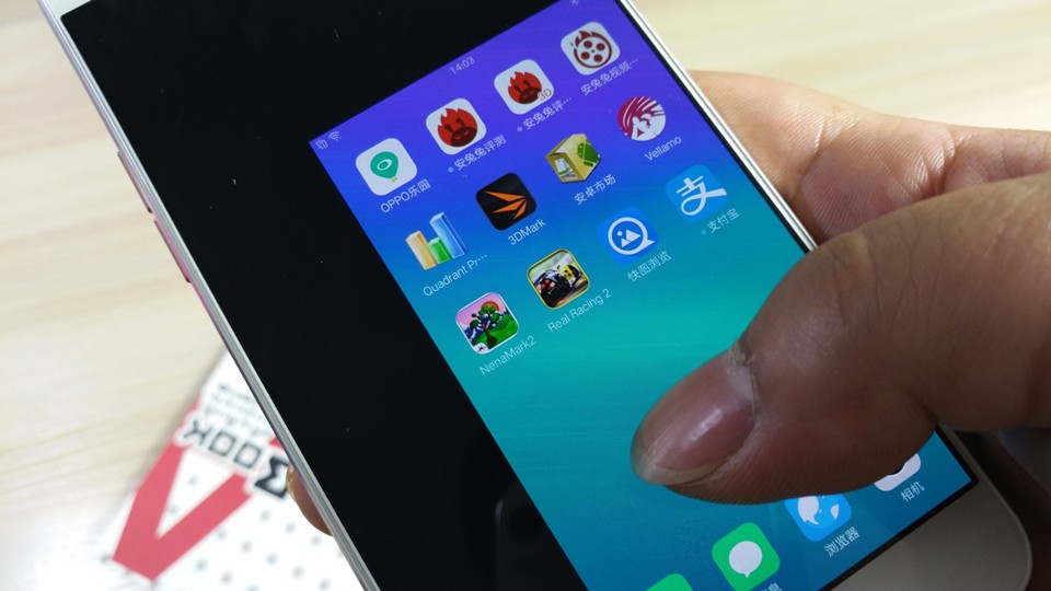 明明可以靠颜值偏偏你要拼实力,明明能靠脸偏偏拼才华