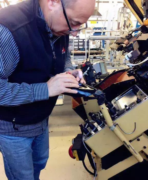 看珍珠鞋如何完胜一众黑靴！RacheleLouisa年终惊喜特惠