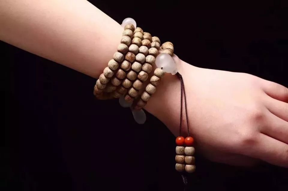 108颗手串四圈太紧三圈太松怎么办,小叶紫檀手串盘玩袋使用方法
