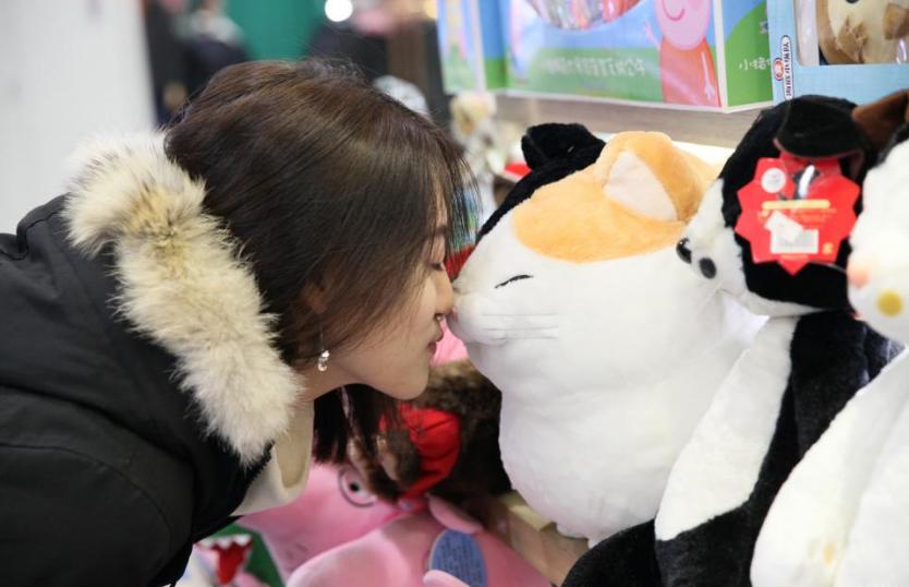 圣诞节热恋生活日记,开着轩逸陪女朋友搜集北京的圣诞树