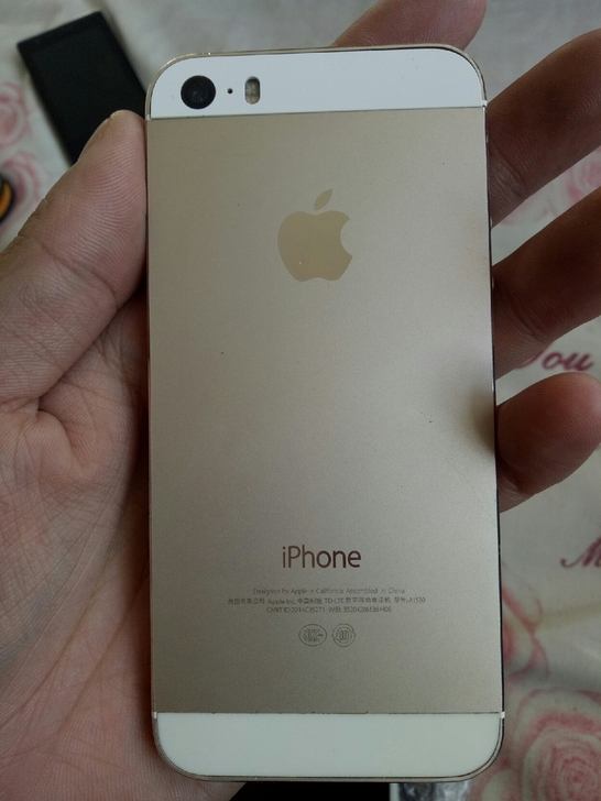 三百收到的碎屏iPhone5s，查询发现竟然是iPhone5c！