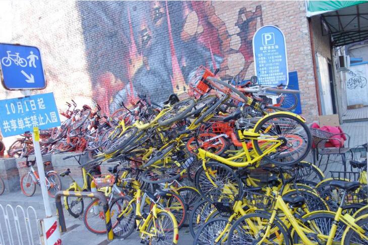 圣诞节热恋生活日记,开着轩逸陪女朋友搜集北京的圣诞树