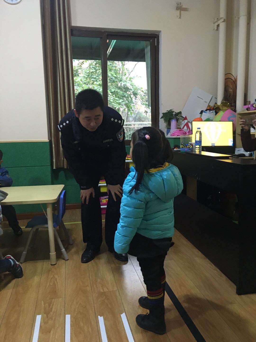 家长助教课文明礼仪幼儿园,家长助教幼儿园美术