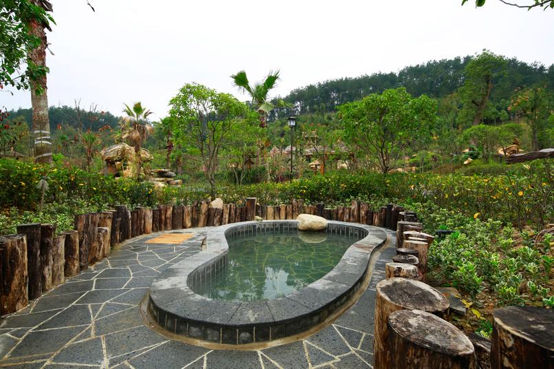 三里畈温泉度假村有什么好玩的,三里畈温泉度假村夜景